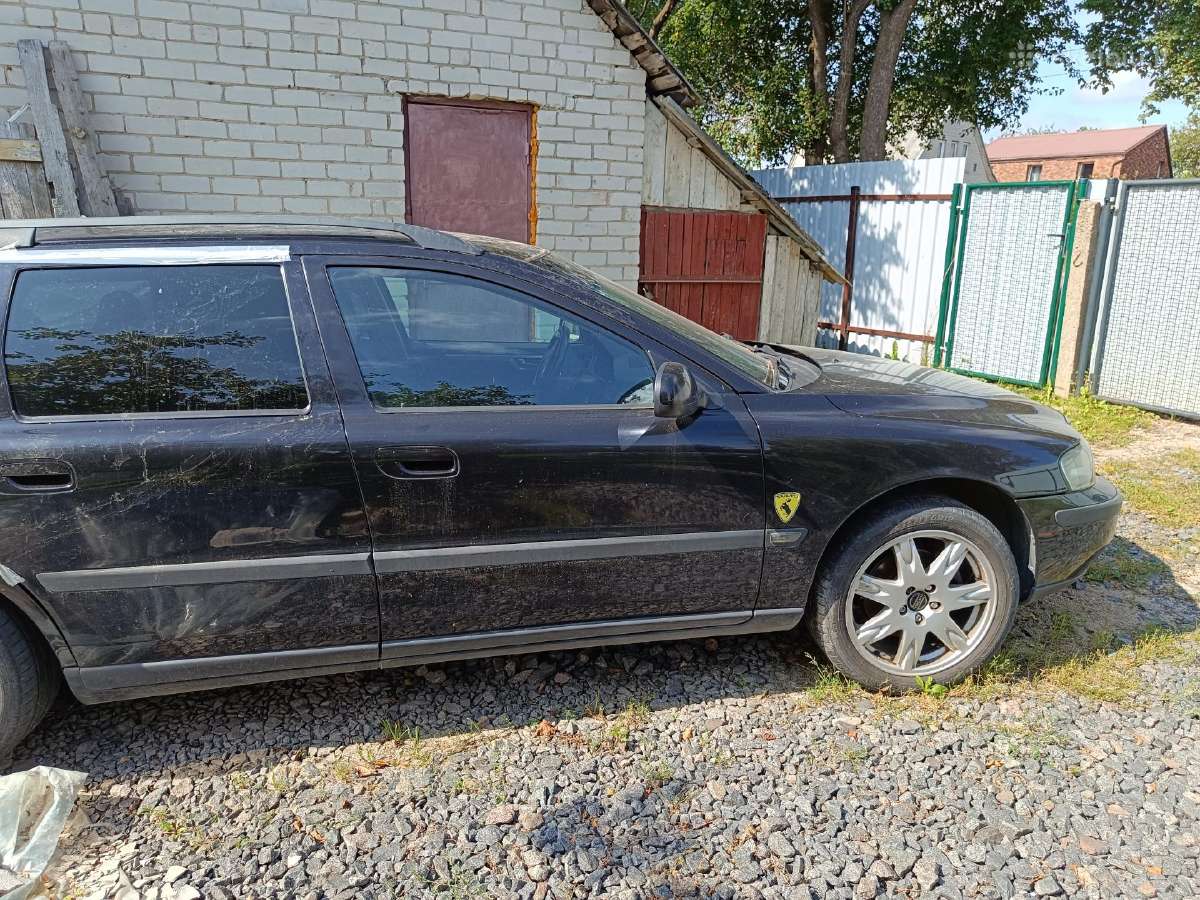 Dalys volvo v 70 2.4 125 kw 170 arklju.benz.dujos - nuotraukos Nr. 3