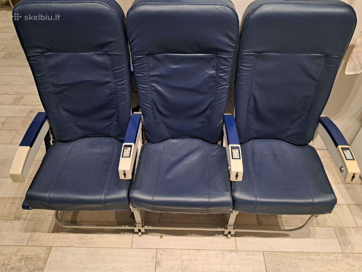 Parduodamos originalios lėktuvo kėdės