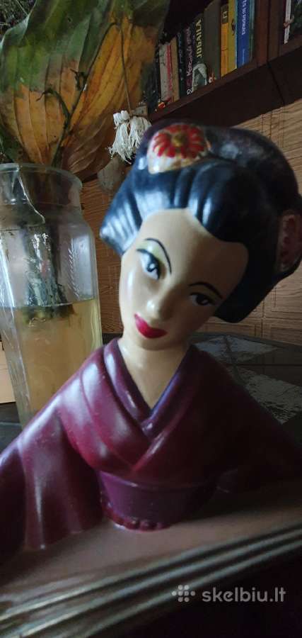 Japonijos geishu figureles.