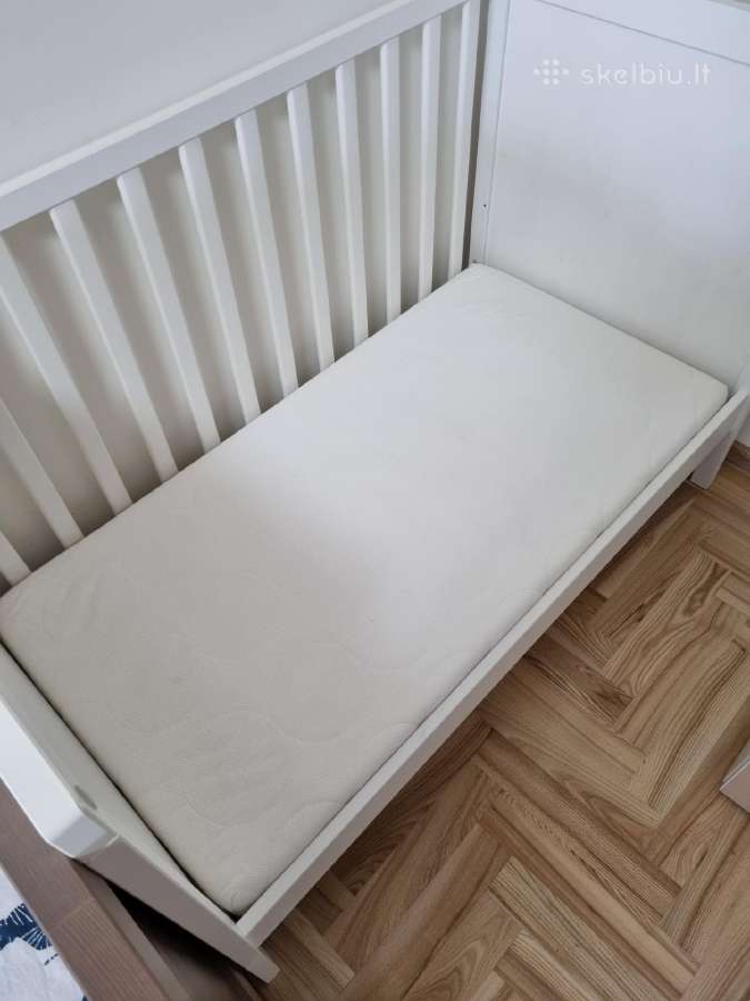 Parduodama vaikiška lovytė su čiužiniu - nuotraukos Nr. 6