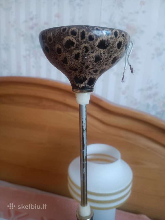 Gražus,daug metų turintis lubų šviestuvas - nuotraukos Nr. 7