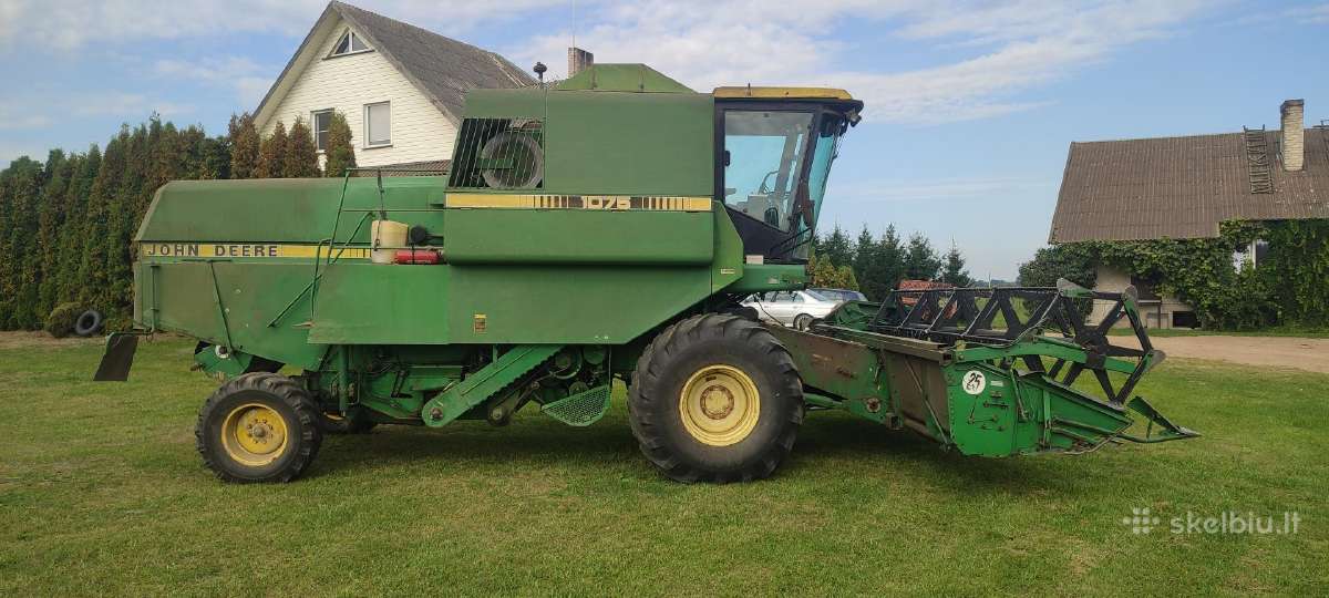 Kombainas John Deere 1075