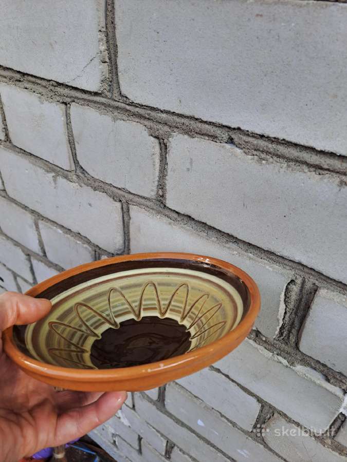 Labai seni močiutės ąsočiai - nuotraukos Nr. 6