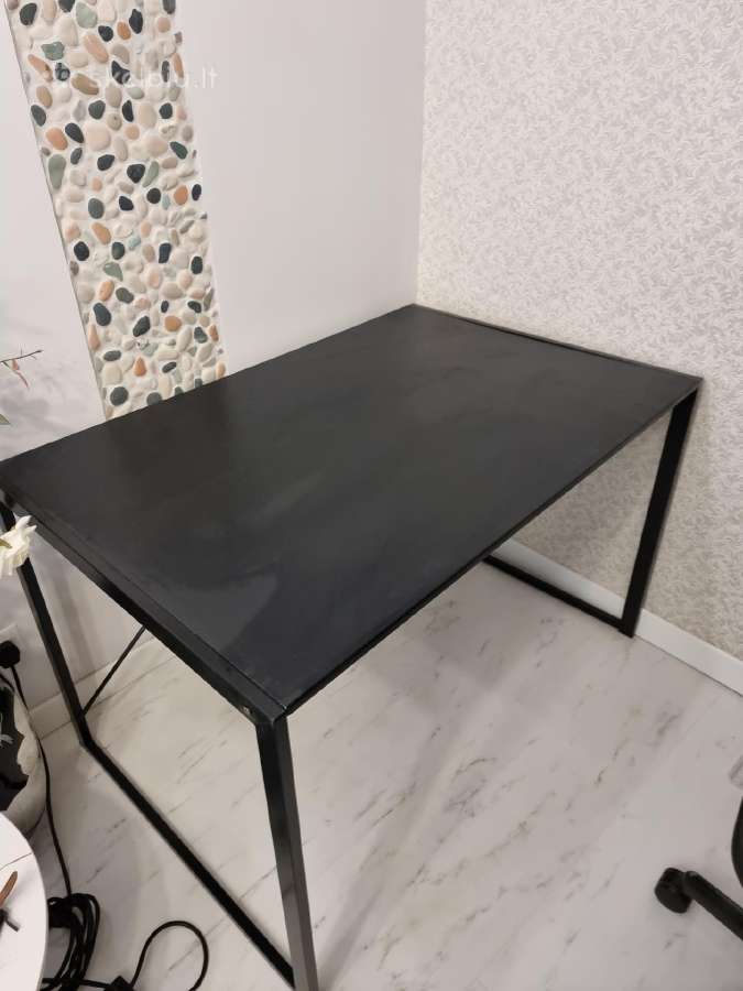 Biuro stalas