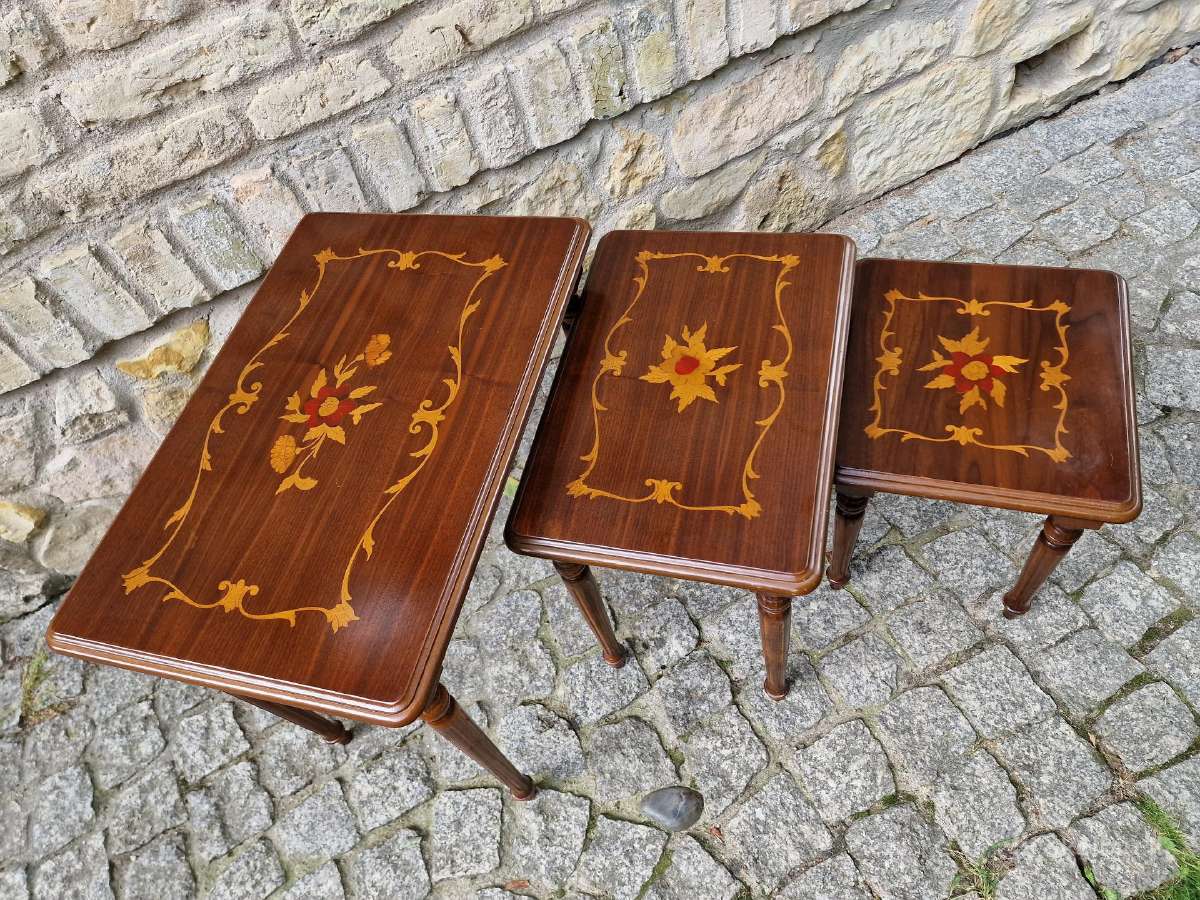 Vintažiniai mid century raudonmedžio staliukai - nuotraukos Nr. 6