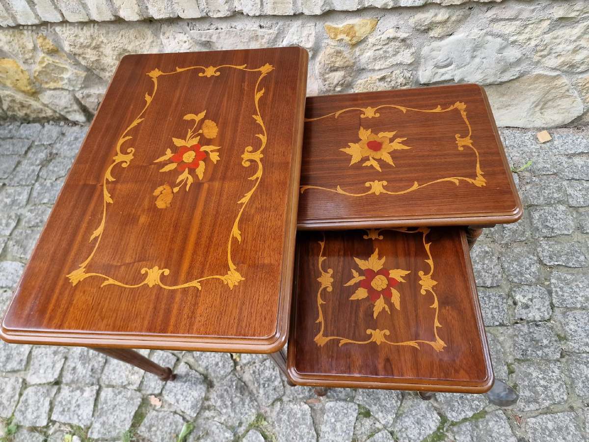 Vintažiniai mid century raudonmedžio staliukai - nuotraukos Nr. 12