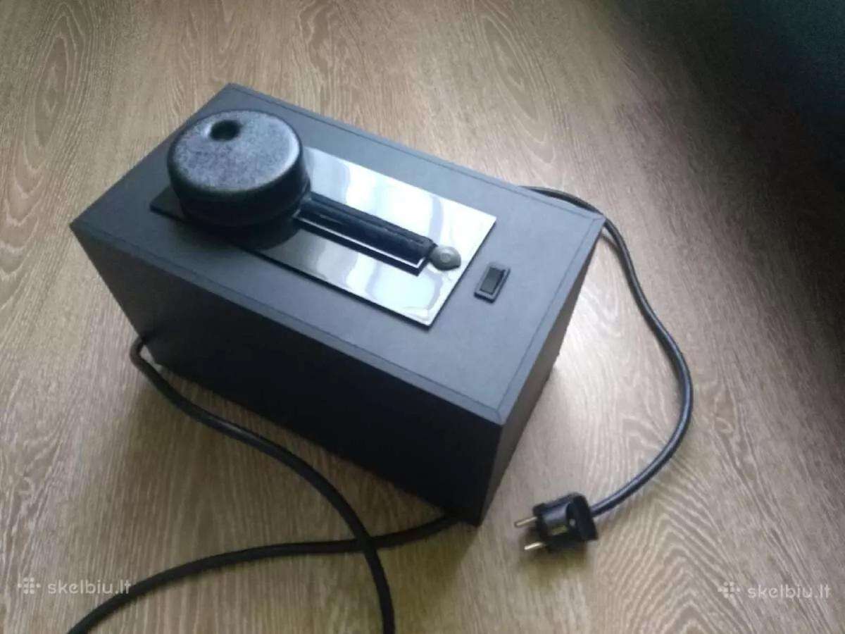 Vinilo plokšteliu plovymo mašinėlė
