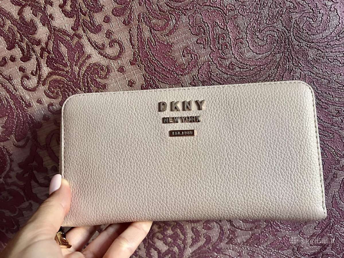 Dkny odinė piniginė