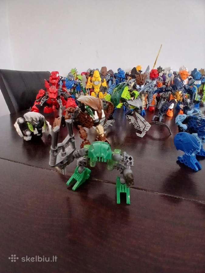Lego ir kitų robotų kolekcija