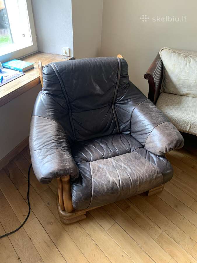 2 odiniai foteliai po 50 eur