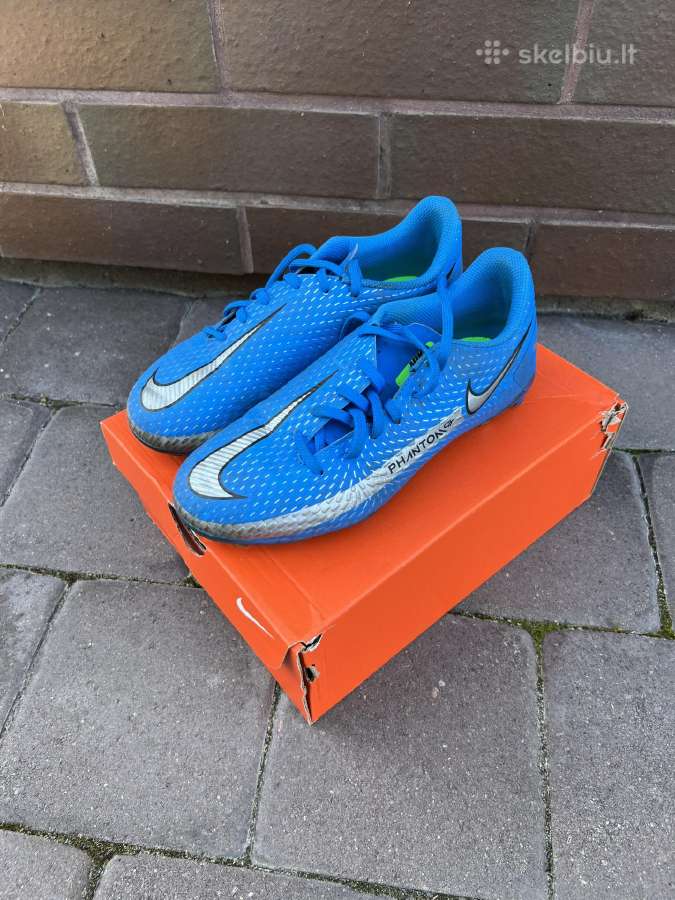 Nike Phantom futbolo bateliai 36 dydis