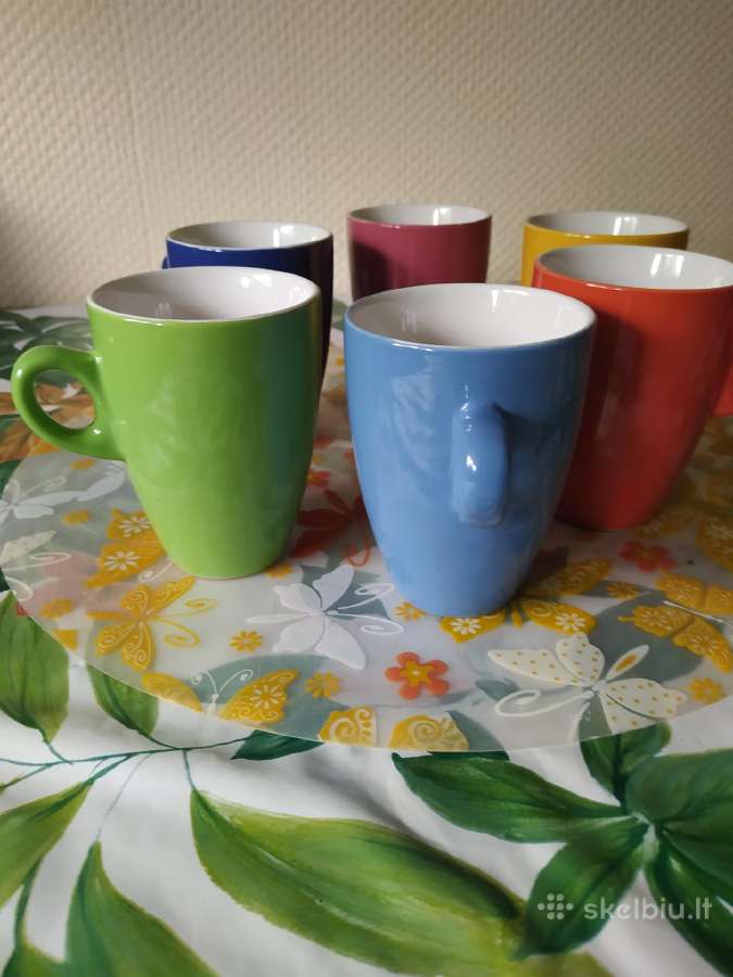 Spalvingi puodeliai