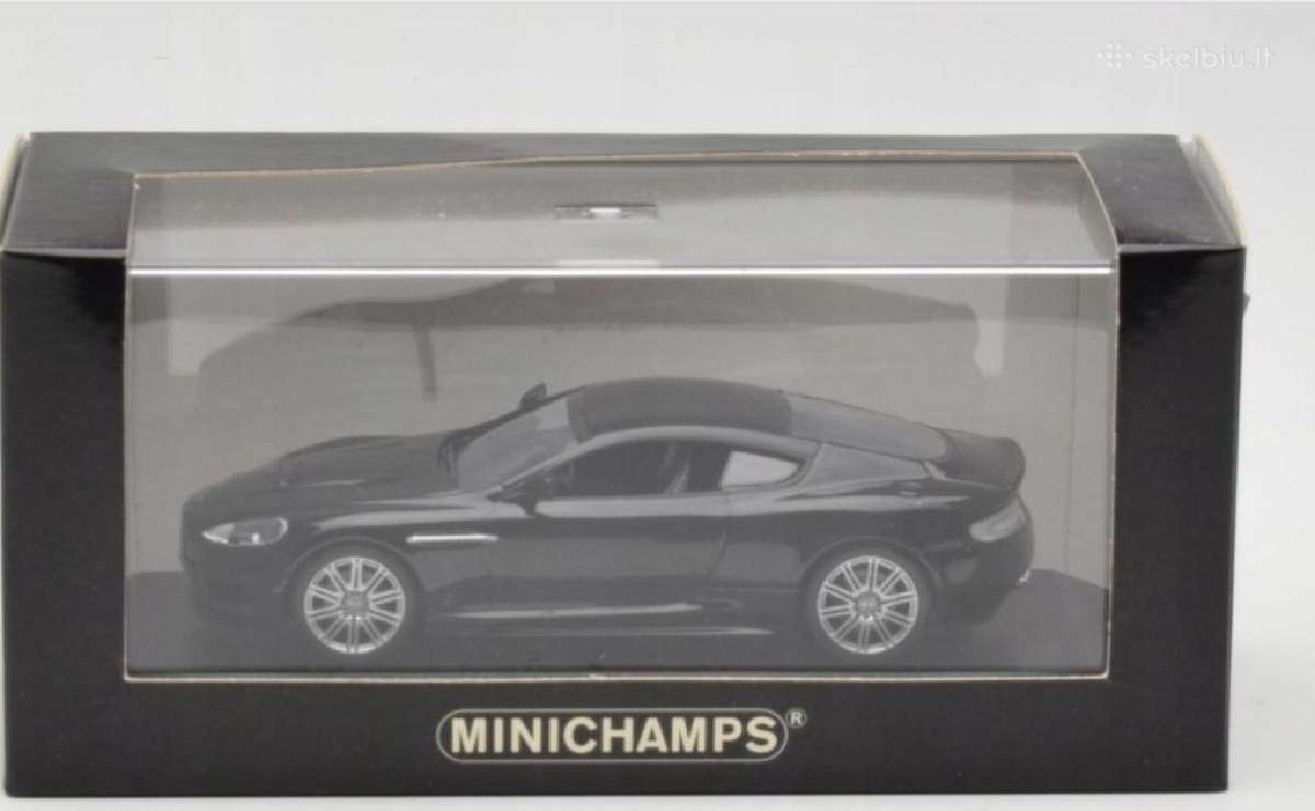 Aston Martin Dbs