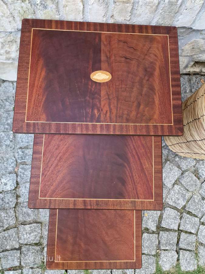 Vintažiniai mid century raudonmedžio staliukai - nuotraukos Nr. 5