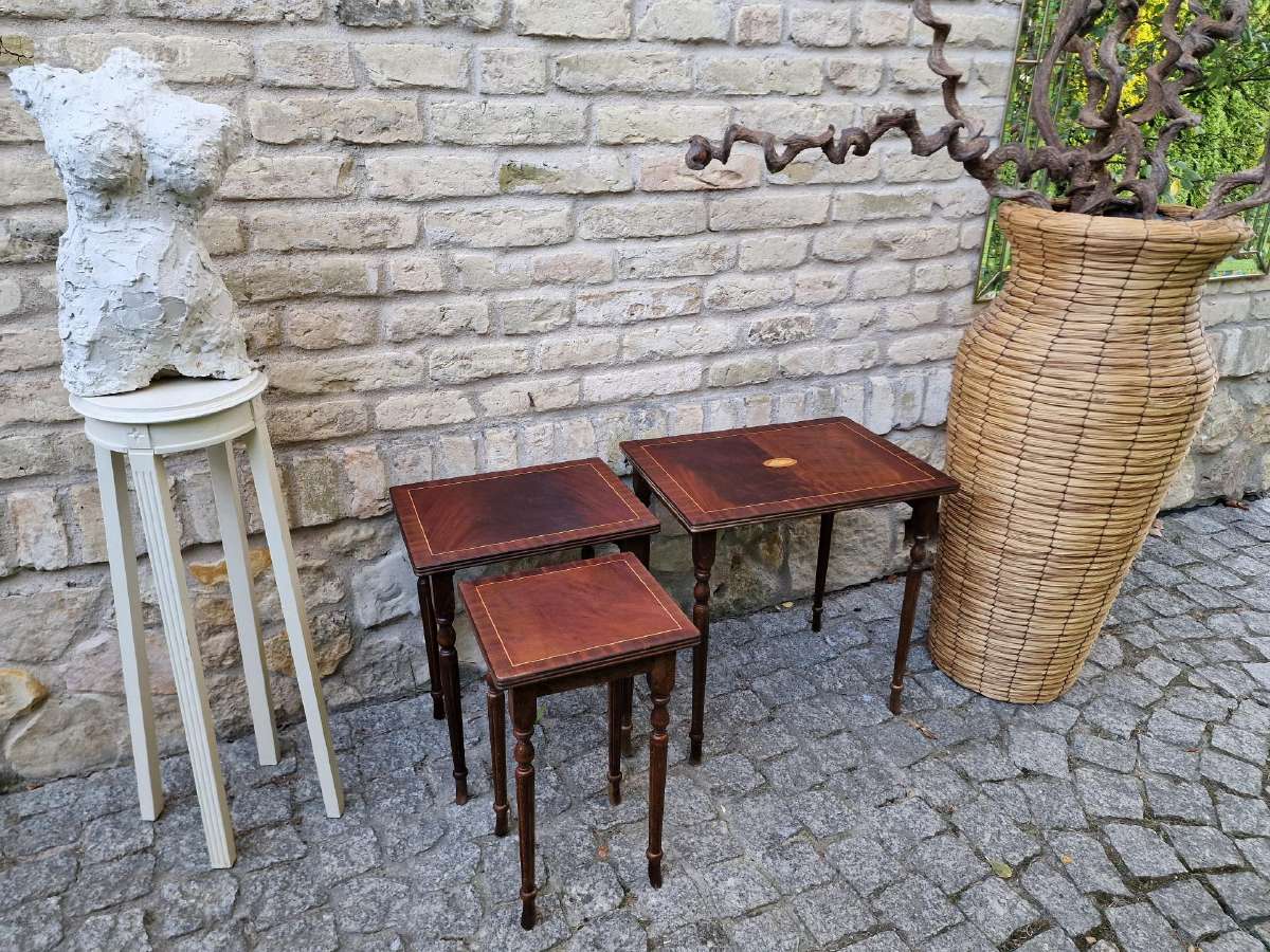 Vintažiniai mid century raudonmedžio staliukai - nuotraukos Nr. 8