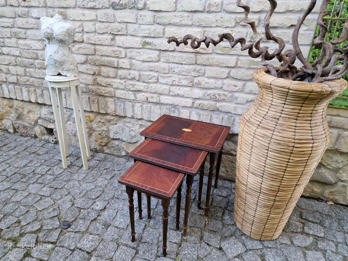 Vintažiniai mid century raudonmedžio staliukai - nuotraukos Nr. 9