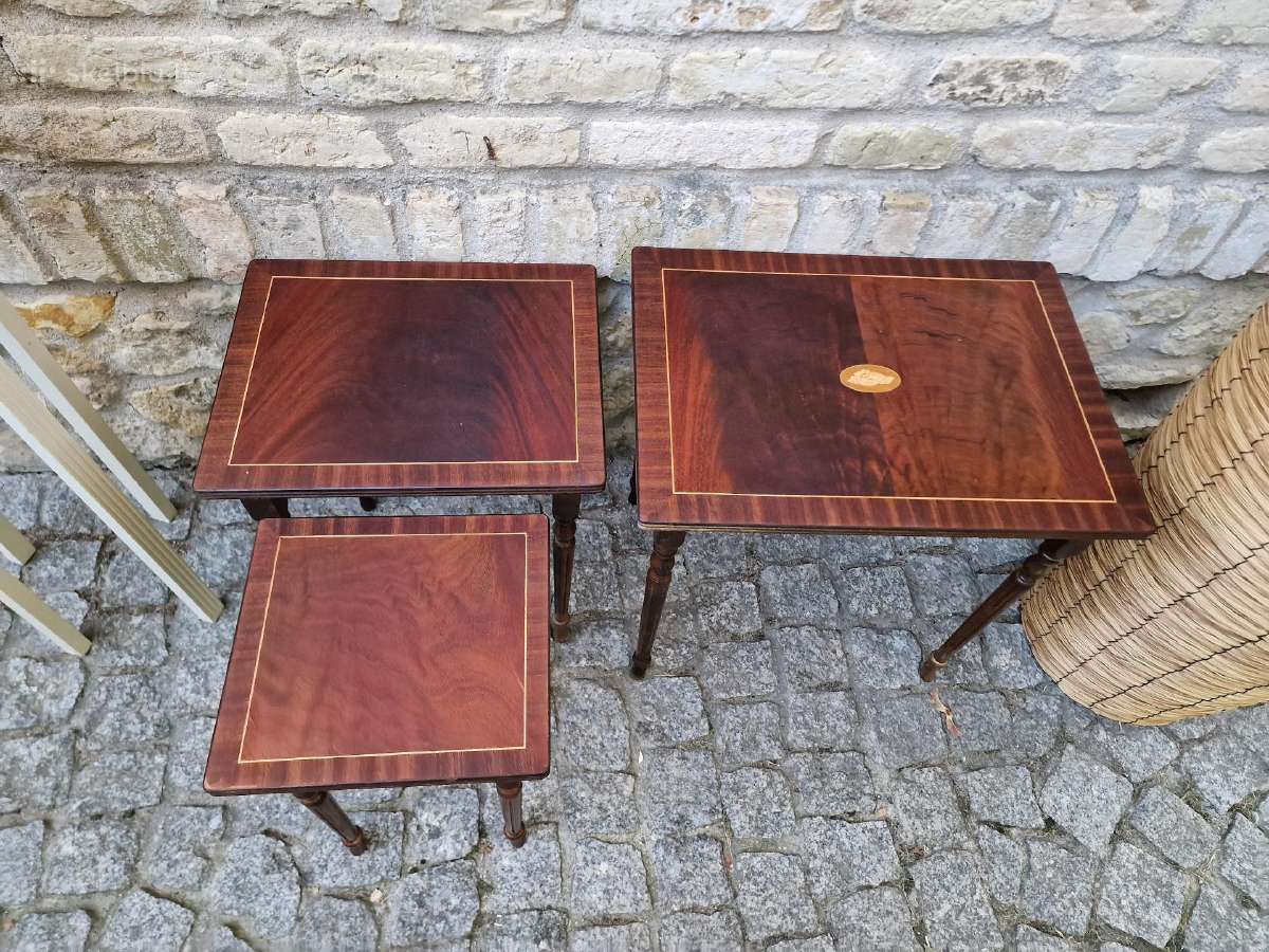 Vintažiniai mid century raudonmedžio staliukai - nuotraukos Nr. 12