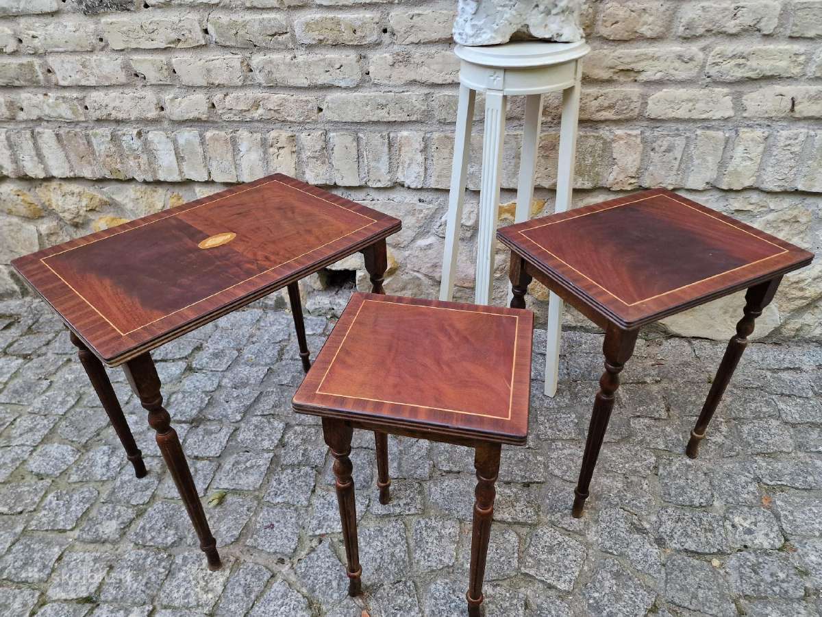 Vintažiniai mid century raudonmedžio staliukai - nuotraukos Nr. 15