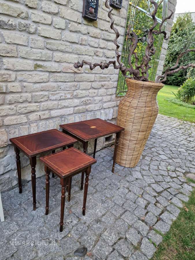Vintažiniai mid century raudonmedžio staliukai - nuotraukos Nr. 16