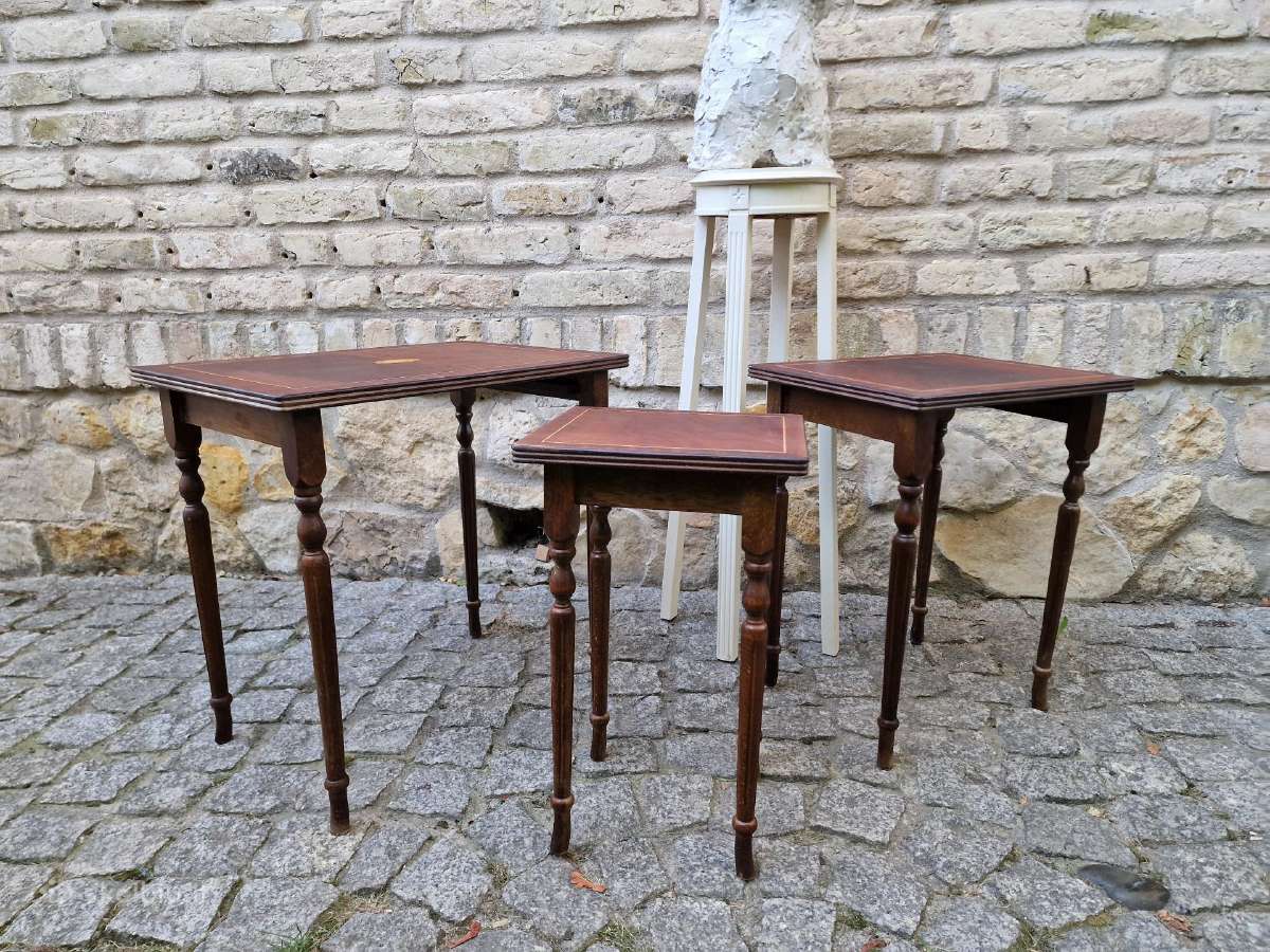 Vintažiniai mid century raudonmedžio staliukai - nuotraukos Nr. 20