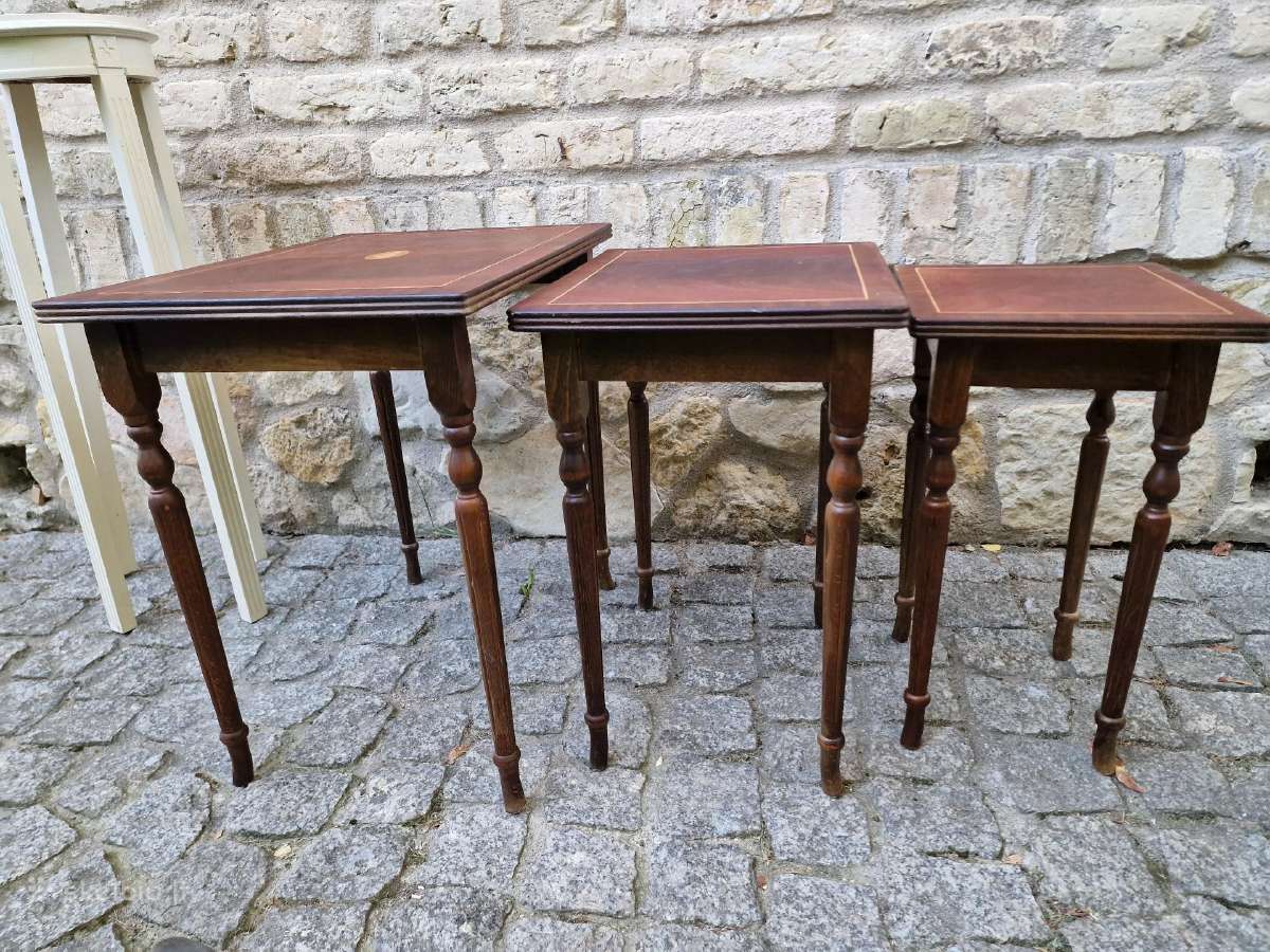 Vintažiniai mid century raudonmedžio staliukai - nuotraukos Nr. 23