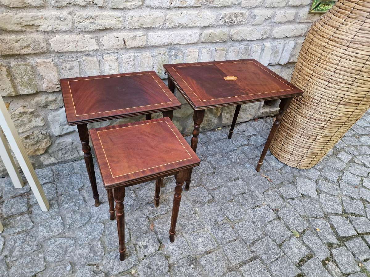 Vintažiniai mid century raudonmedžio staliukai - nuotraukos Nr. 27