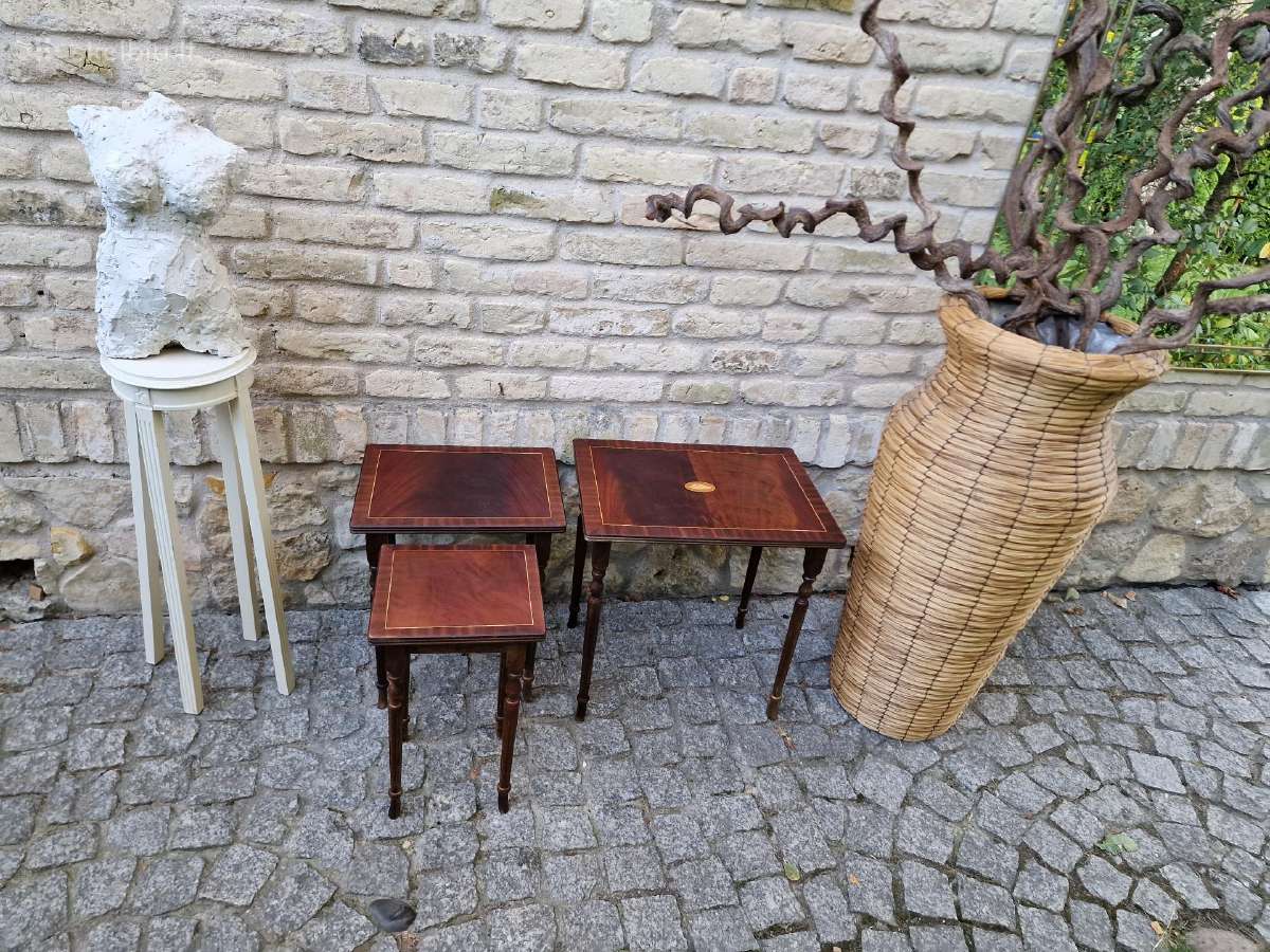 Vintažiniai mid century raudonmedžio staliukai - nuotraukos Nr. 28