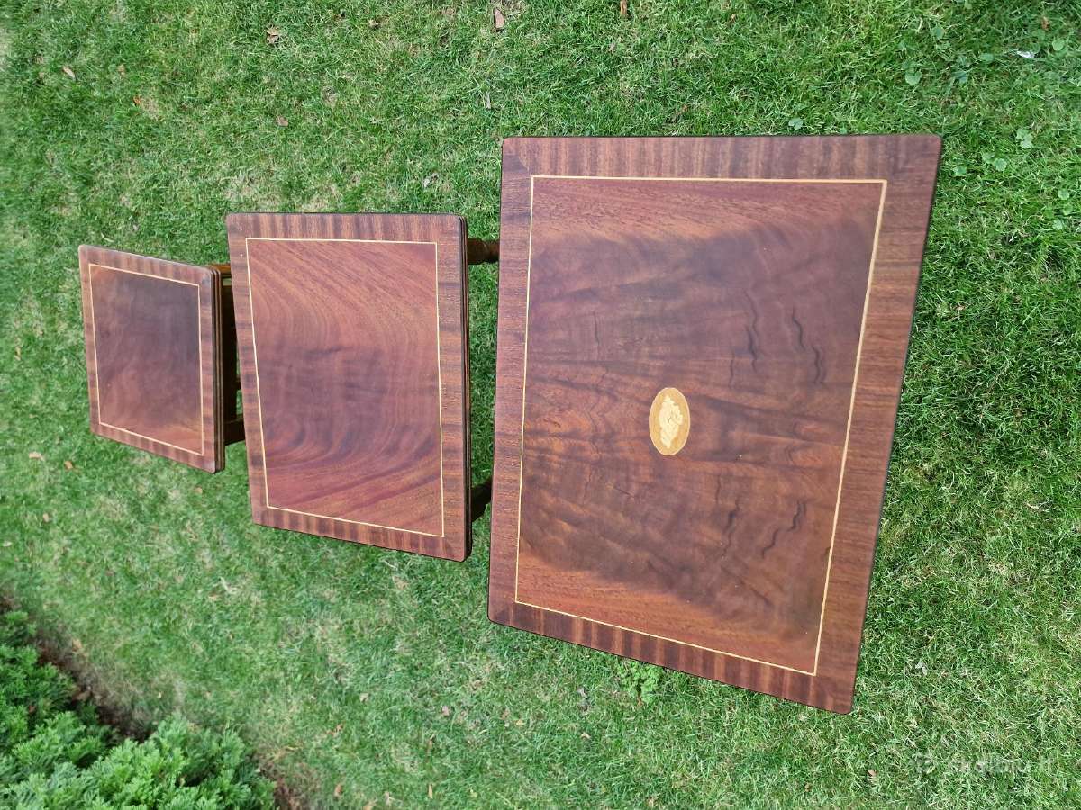 Vintažiniai mid century raudonmedžio staliukai - nuotraukos Nr. 31