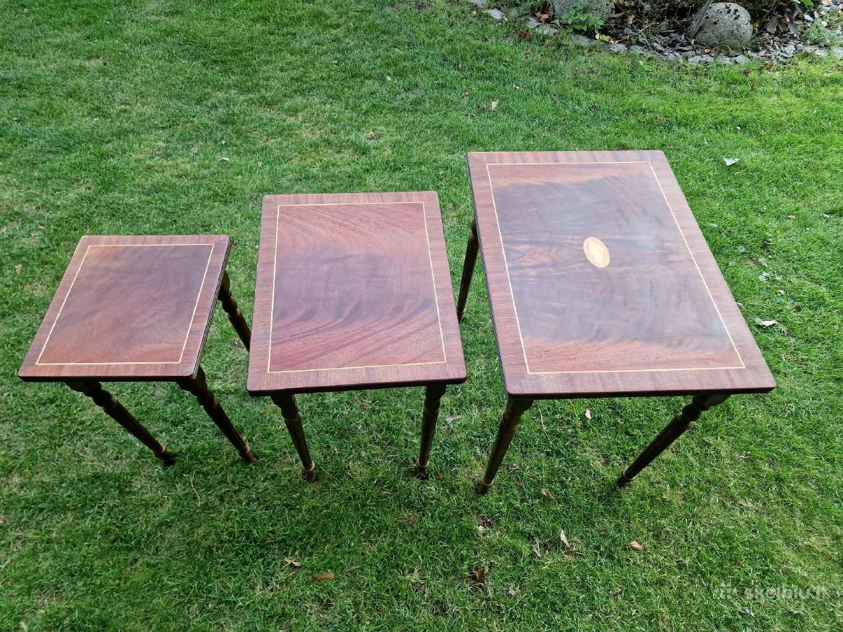 Vintažiniai mid century raudonmedžio staliukai - nuotraukos Nr. 32