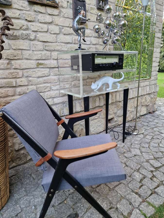 Vintažinė mid century modern poliakrilo konsolė - nuotraukos Nr. 4