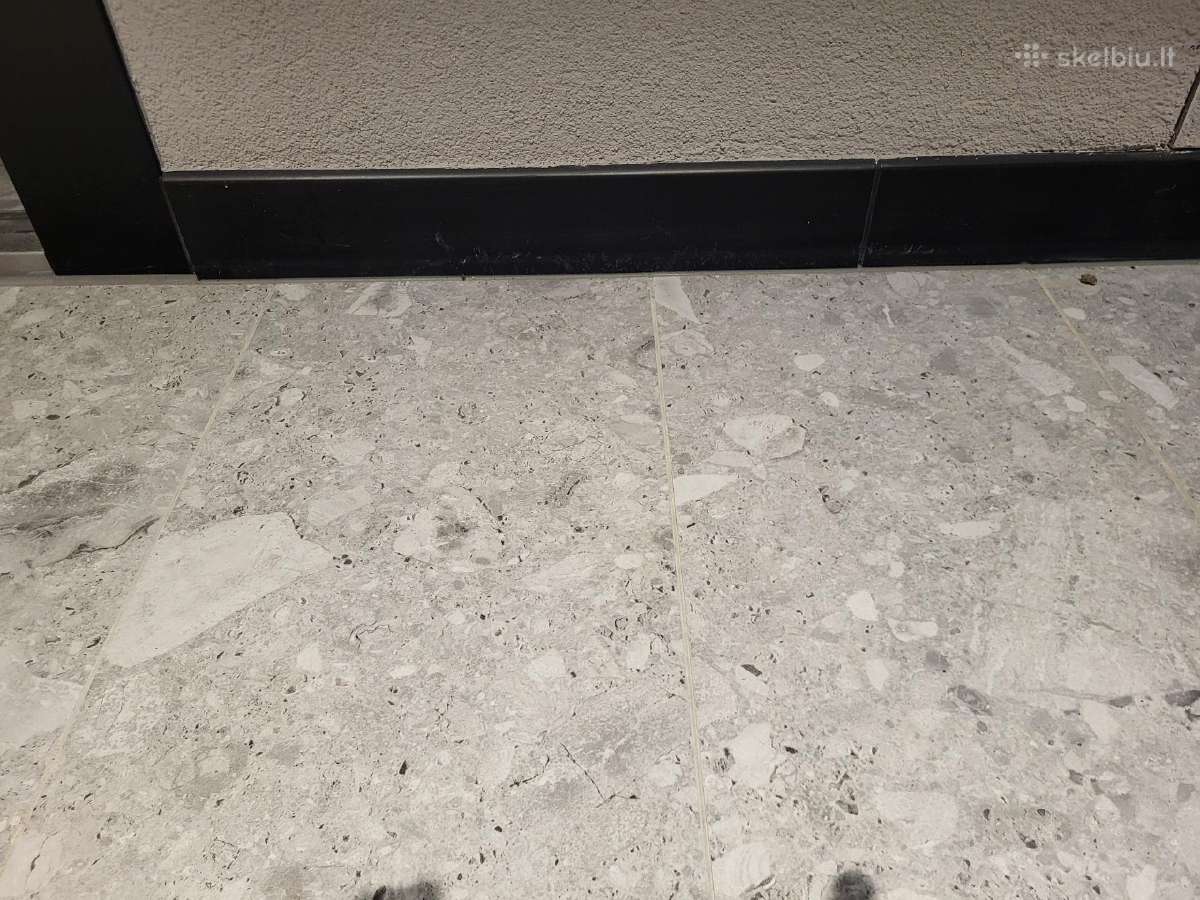 Juodos grindjuostės (plytelių) - nuotraukos Nr. 4