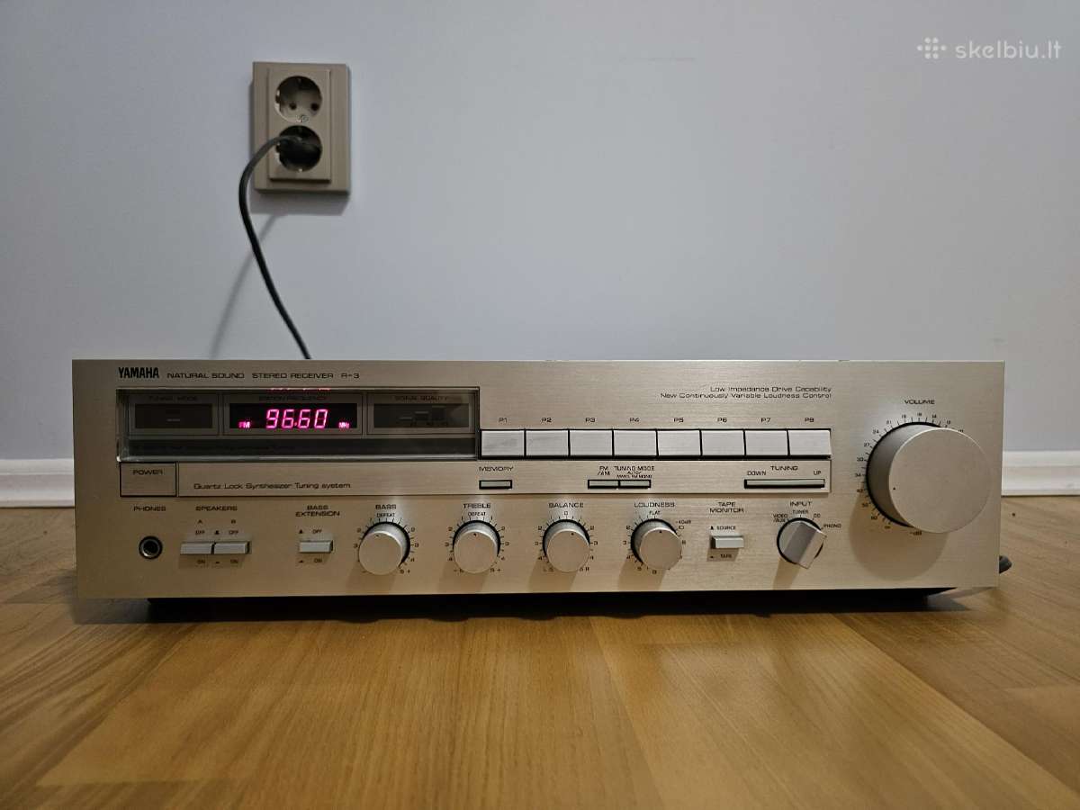 Yamaha resyveris R-3