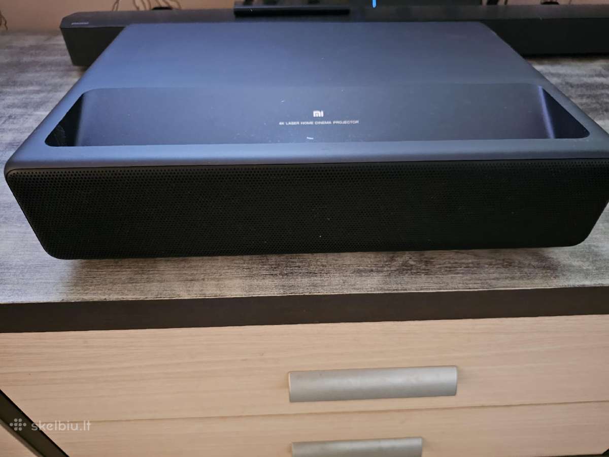 Xiaomi 4k iki150'projektorius su 110" Elite ekranu