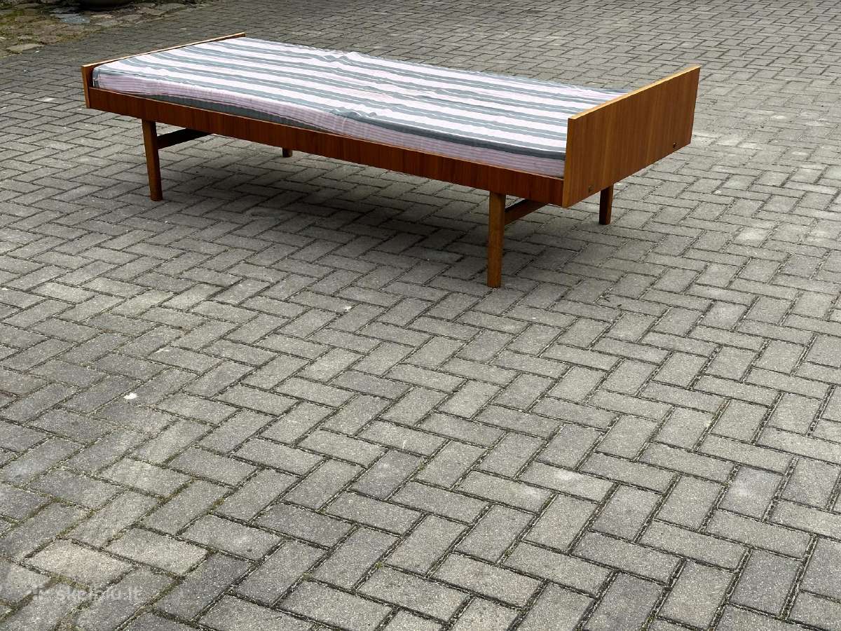Iskirtine Mid-century viengule lova - nuotraukos Nr. 2