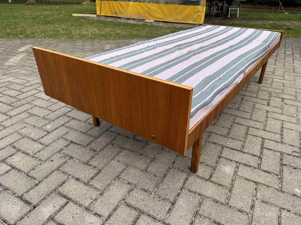 Iskirtine Mid-century viengule lova - nuotraukos Nr. 4