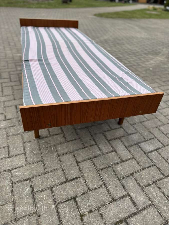 Iskirtine Mid-century viengule lova - nuotraukos Nr. 5