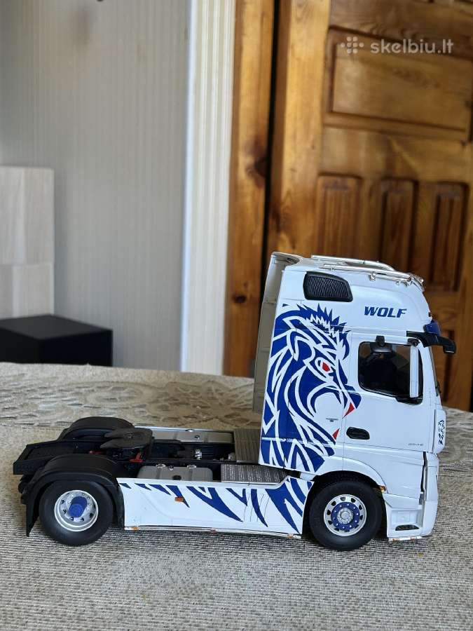 Parduodu vilkiko 1:24 Mercedes Benz Actros modeli. - nuotraukos Nr. 5