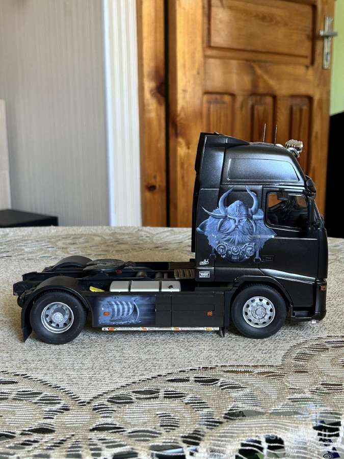 Parduodu vilkiko 1:24 Volvo Fh16 "Viking" modeli. - nuotraukos Nr. 5