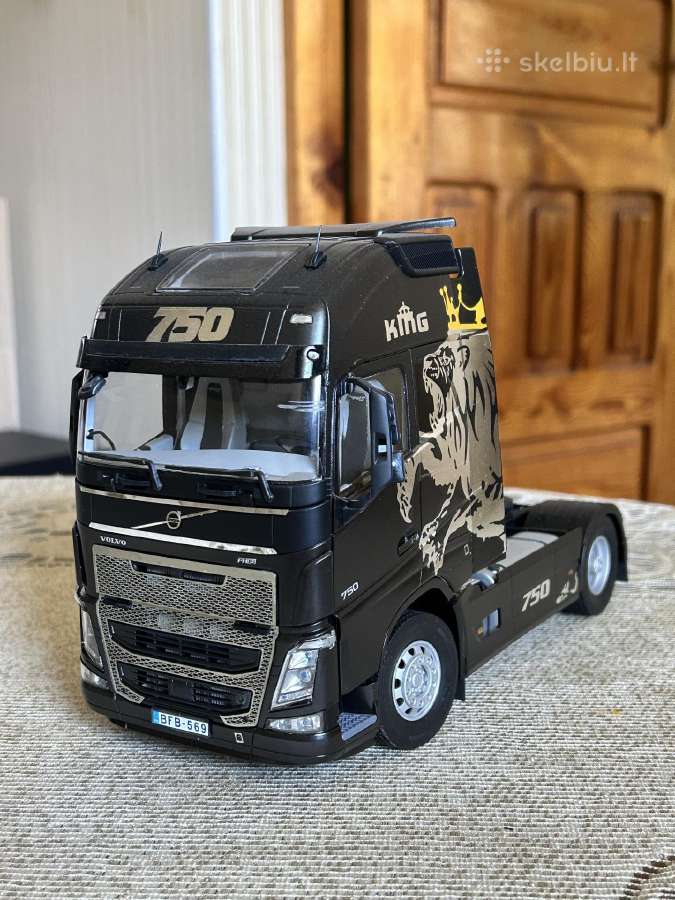 Parduodu vilkiko 1:24 Volvo Fh16 modeli.