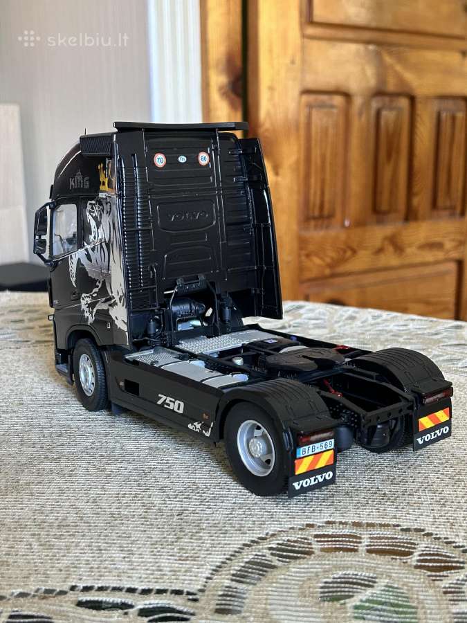 Parduodu vilkiko 1:24 Volvo Fh16 modeli. - nuotraukos Nr. 8