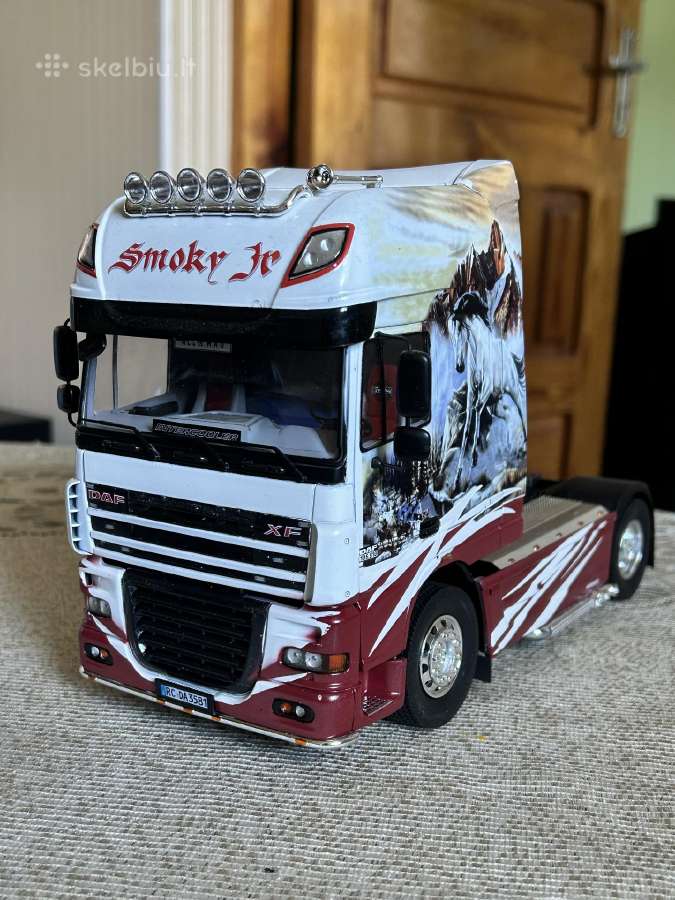 Parduodu vilkiko 1:24 Daf Xf105 Space modeli.