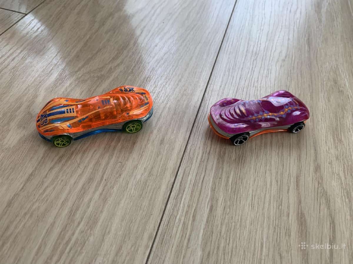 Hot wheels trasa su 2 vnt mašinėlių. - nuotraukos Nr. 4