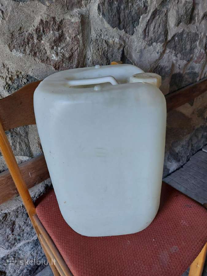 Plastmasinis kanistras