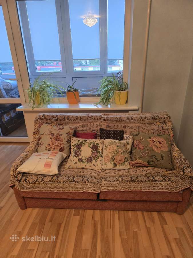 Parduodu naudota sofa su miegama dalimi