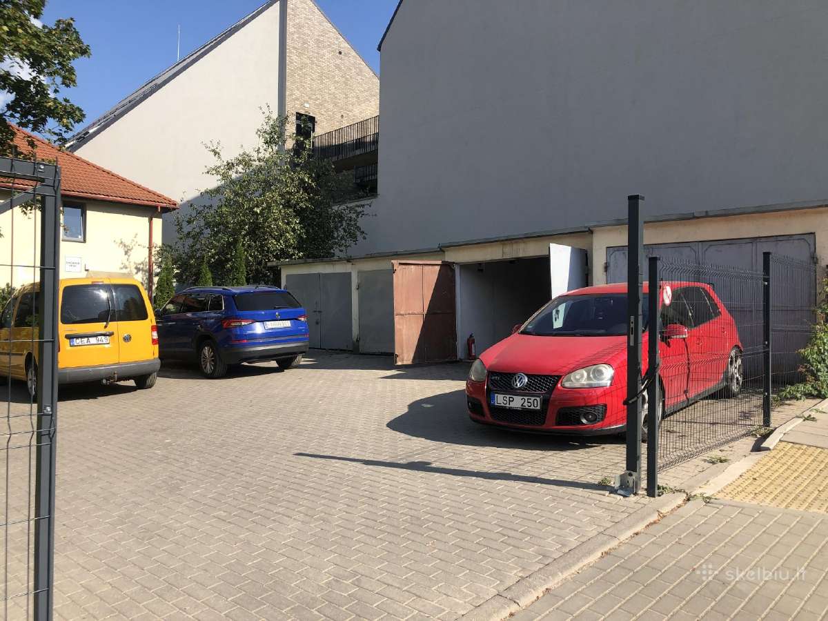Išnuomojamas mūrinis garažas senamiestyje