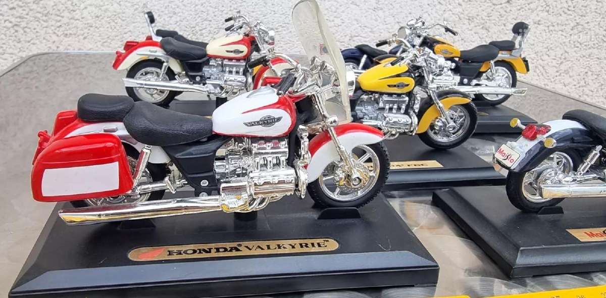 Honda valkyrie cbr ir f6c motociklai 1:18 modeliai - nuotraukos Nr. 3