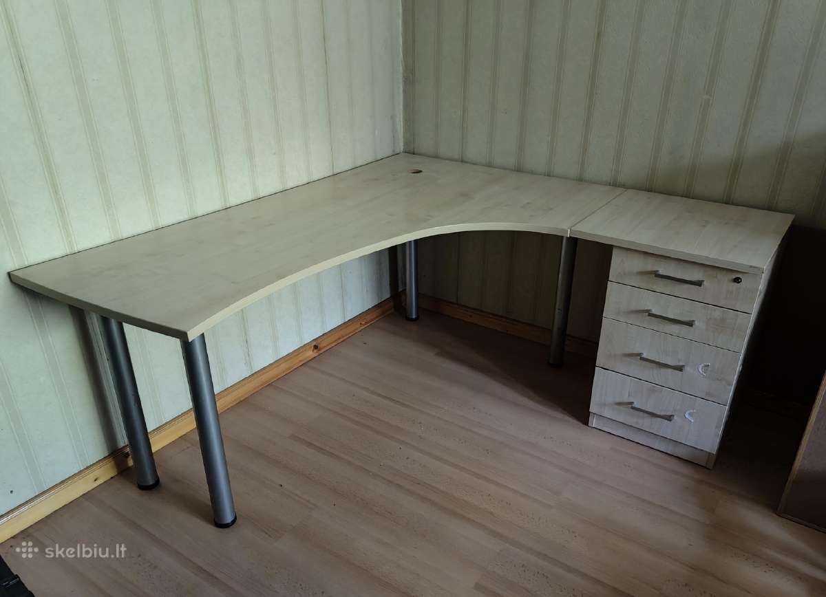 Darbo stalas su keturiais stalčiais 170x160cm