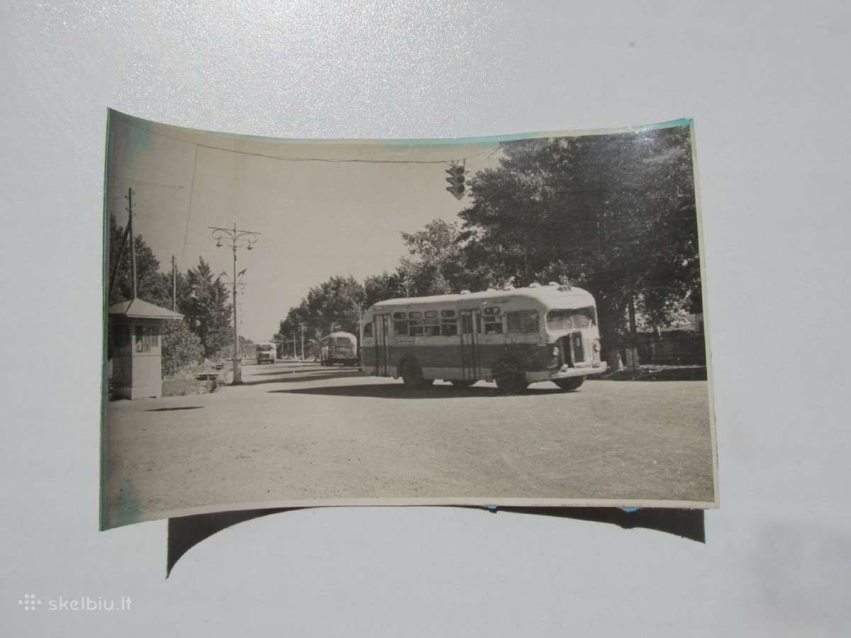 Foto sovietiniai autobusai gatvėje