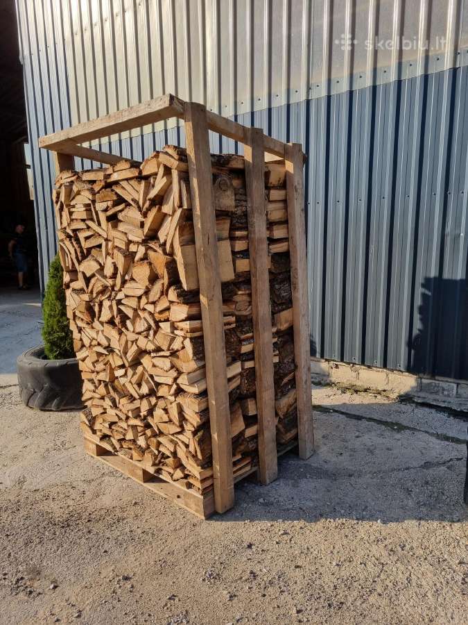 Ąžuolinės malkos konteineriuose - nuotraukos Nr. 2