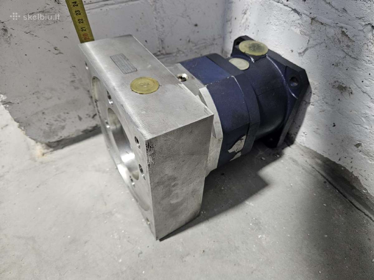 Servovariklio pavarų dėžė. Gearbox for servomotor